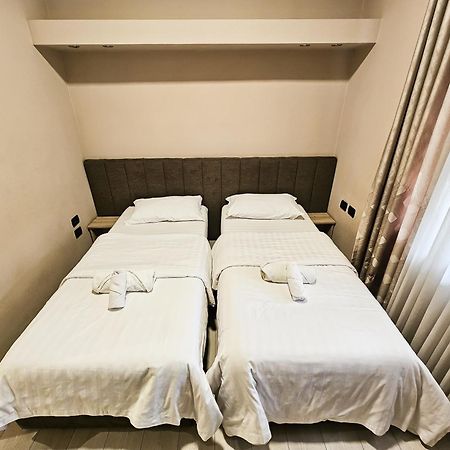 Sunflower Twin Room Tirana Exteriör bild
